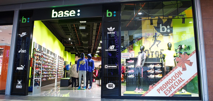 Base Detall Sport rebasará los 300 puntos de venta con su imagen corporativa tas incorporar a Blanes Sport & Shoes